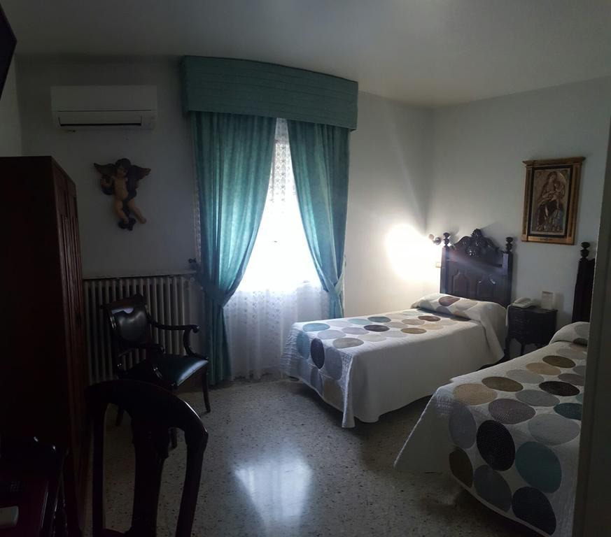 מדינצ'לי Hotel Nico מראה חיצוני תמונה