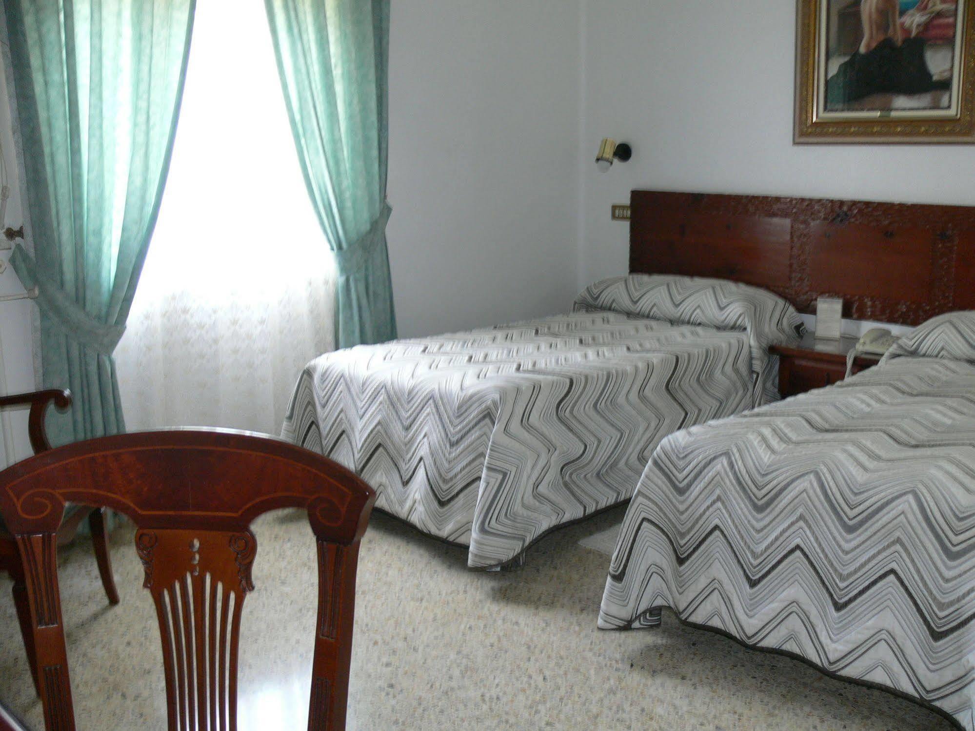 מדינצ'לי Hotel Nico מראה חיצוני תמונה