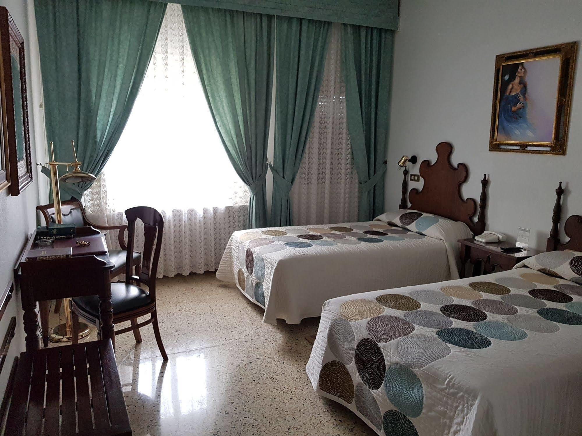 מדינצ'לי Hotel Nico מראה חיצוני תמונה